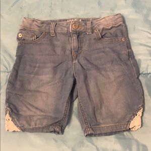 Cat & Jack Bermuda shorts with lace size 6/6x